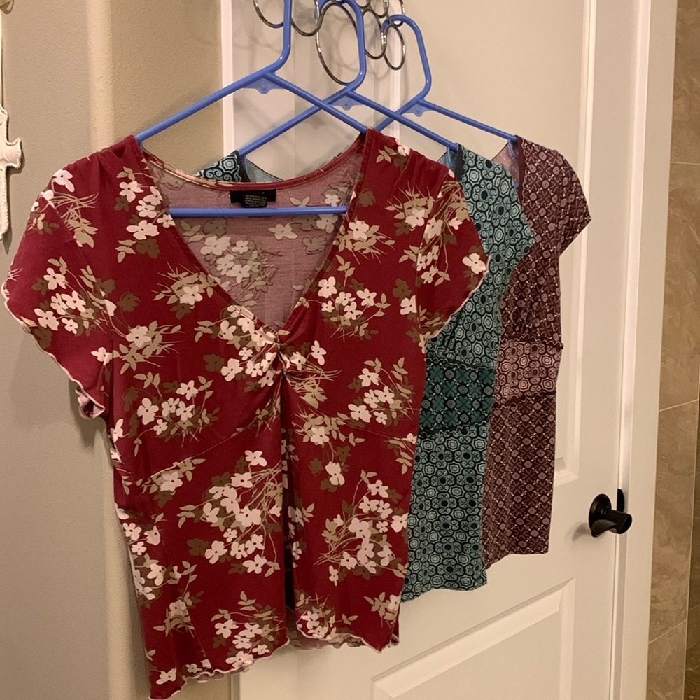 GNW Burgundy Floral and Teal Geometric Short Sleeve Tops